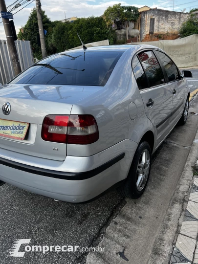 POLO SEDAN 1.6 8V