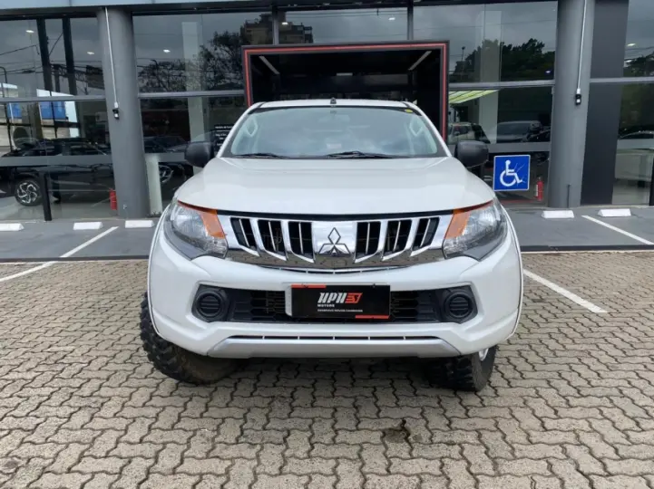 L200 TRITON 2.4 16V Turbo GLS CD 4X4