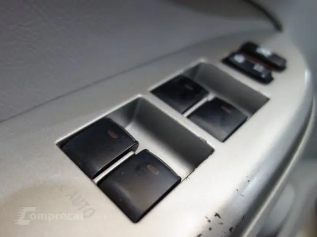 COROLLA - 1.8 GLI 16V 4P AUTOMÁTICO