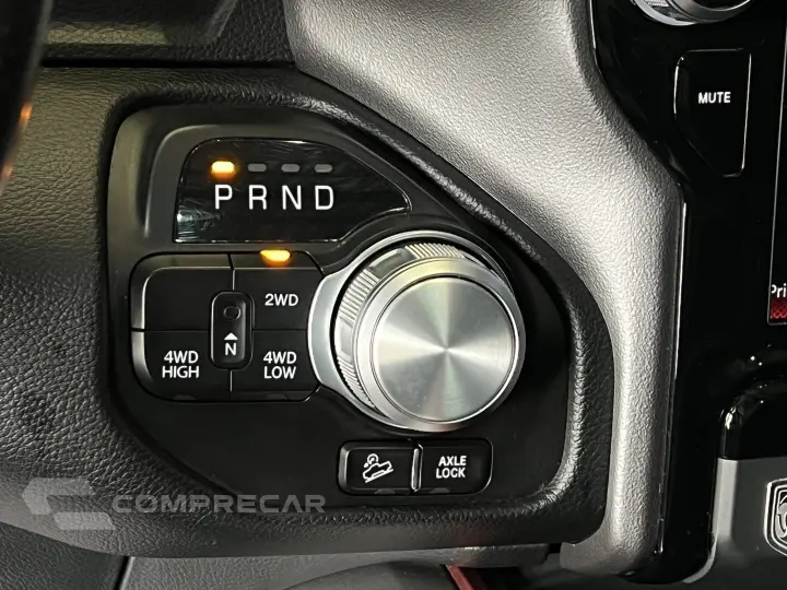 1500 5.7 V8 GASOLINA REBEL CD 4X4 AUTOMÁTICO