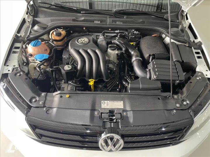 JETTA 2.0 TRENDLINE FLEX 4P TIPTRONIC
