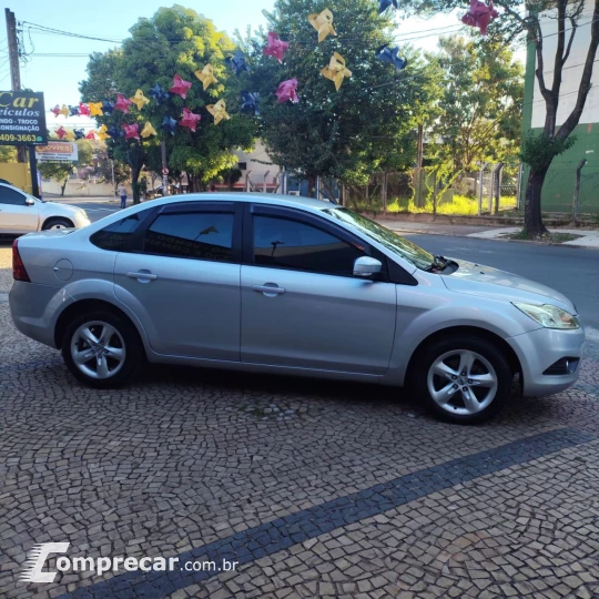 Focus Sedan 2.0 16V/2.0 16V Flex 4p