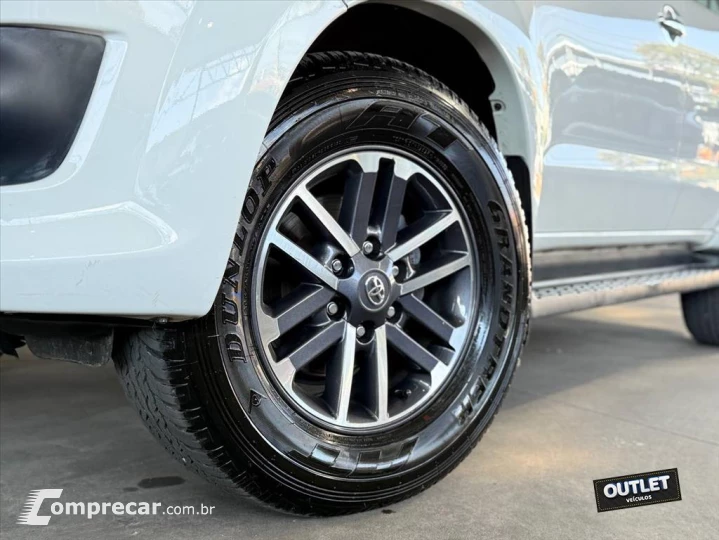 HILUX SW4 3.0 SRV 4X4 7 LUGARES 16V TURBO INTERCO