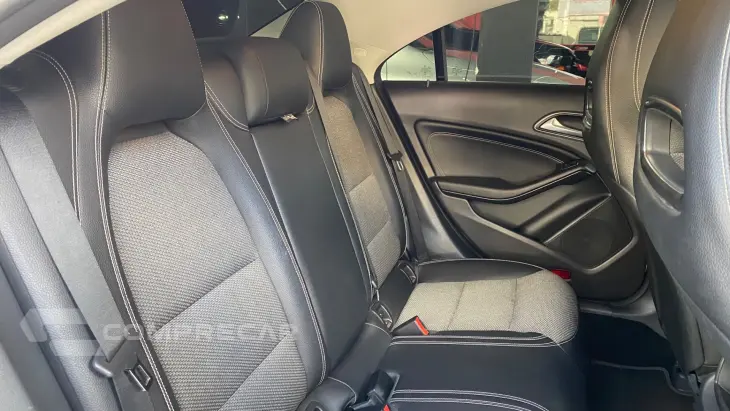 MERCEDES-BENZ CLA 180 1.6 CGI 7G-DCT