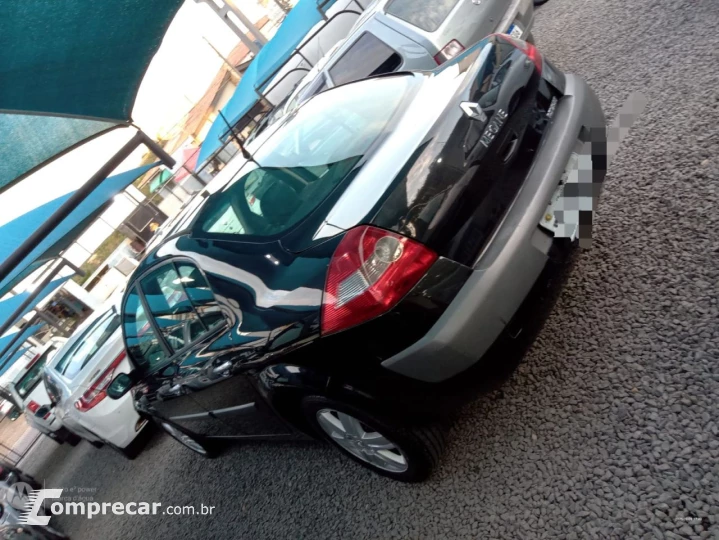 Megane Sedan 2.0 16V 4P DYNAMIQUE