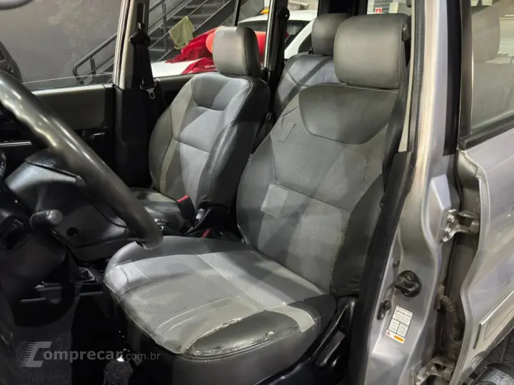 PAJERO TR4 2.0 4X4 16V 131CV GASOLINA 4P MANUAL