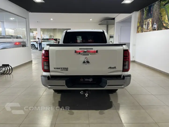 TRITON 2.4 Biturbo CD Hpe-s 4X4