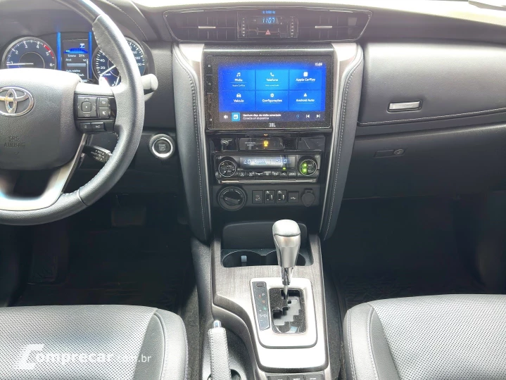 HILUX SW4 2.8 D-4D TURBO DIESEL SRX PLATINUM 7L 4X4 AUTOMÁTI