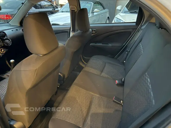 ETIOS 1.3 XS 16V FLEX 4P MANUAL