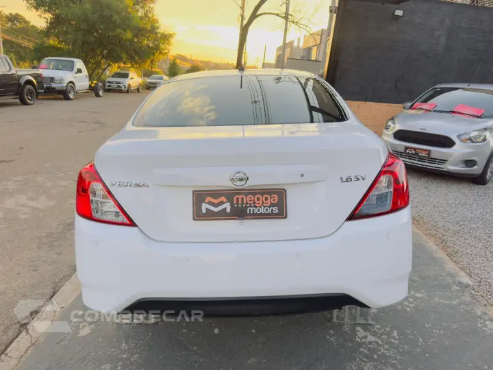 Versa Sedan 1.6 16V 4P FLEX SV