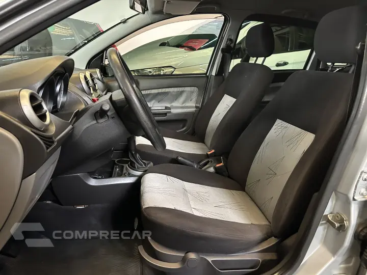 FIESTA 1.6 MPI Class Hatch 8V