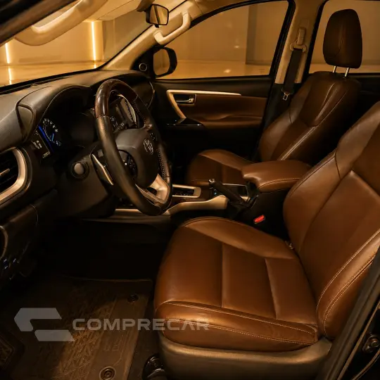 HILUX SW4 2.8 SRX 4X4 7 Lugares 16V Turbo Intercooler
