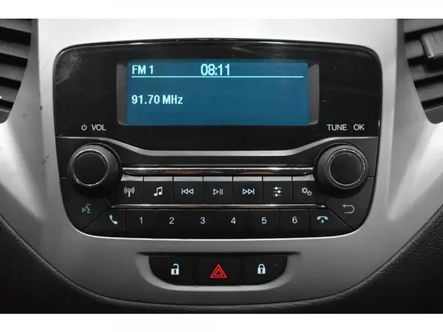 KA - 1.0 TI-VCT SE SEDAN MANUAL