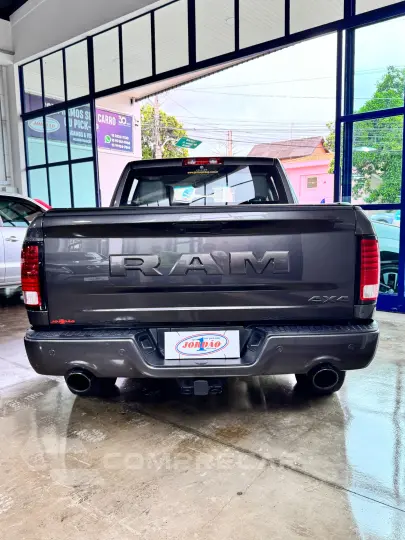 CLASSIC LARAMIE 5.7 CD V8 4X4 Aut.