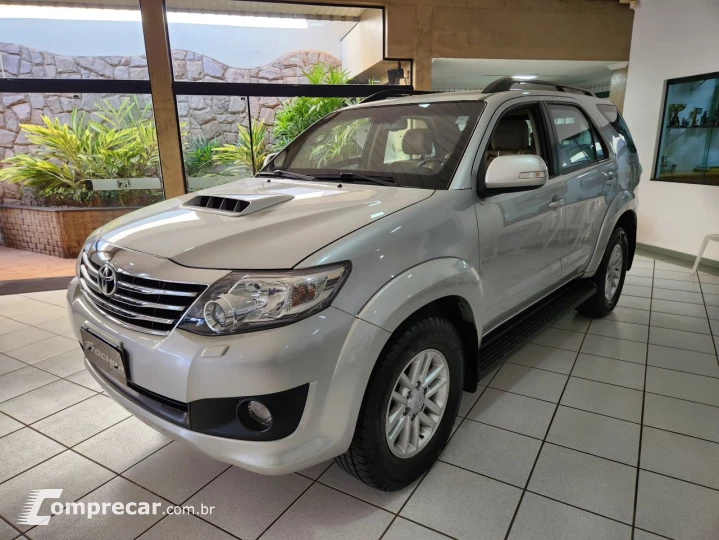 Hilux SW4 3.0 16V 4P SRV 4X4 TURBO DIESEL AUTOMÁTICO