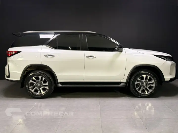 HILUX SW4 2.8 D-4D TURBO DIESEL DIAMOND 7L 4X4 AUTOMÁTICO