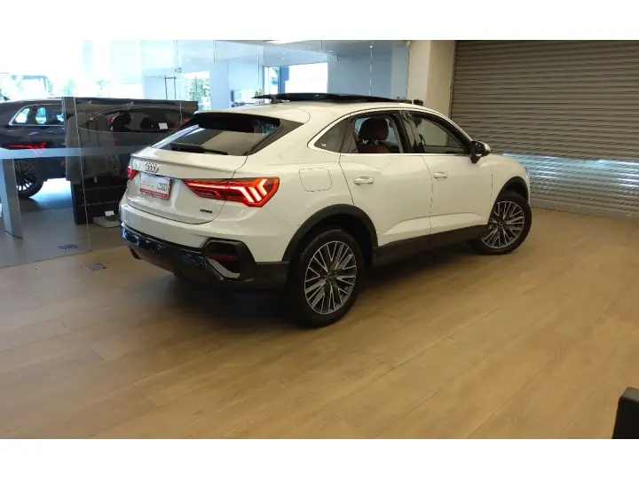 Q3 2.0 40 TFSI GASOLINA SPORTBACK PERFORMANCE QUATTRO TIPTRO