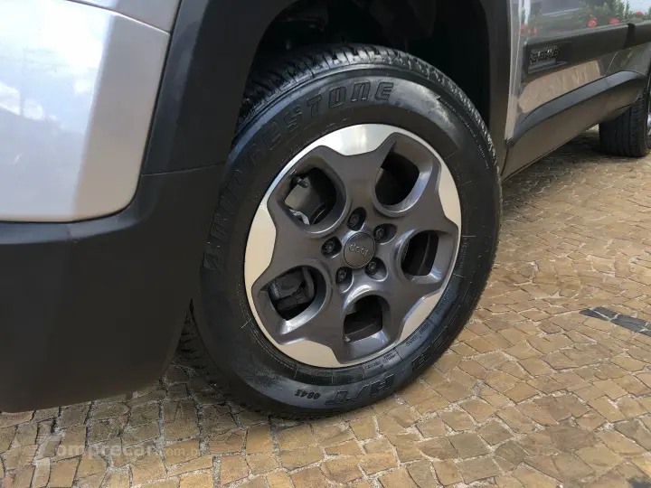 Renegade 1.8 16V Flex 4P Automático