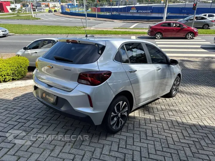 ONIX HATCH PREM. 1.0 12V TB Flex 5p Aut.