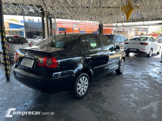 POLO SEDAN - 1.6 MI 8V 4P MANUAL