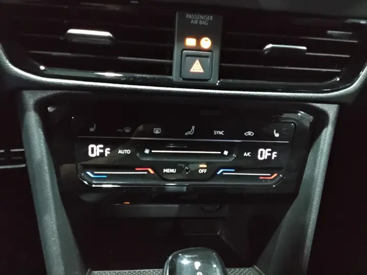 TAOS 1.4 250 TSI TOTAL FLEX COMFORTLINE AUTOMÁTICO