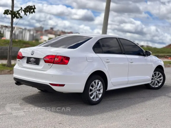 JETTA 2.0 COMFORTLINE FLEX 4P TIPTRONIC