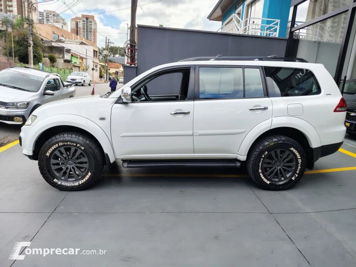 Pajero DAKAR/HPE 3.5 4x4 Flex 5p Aut.