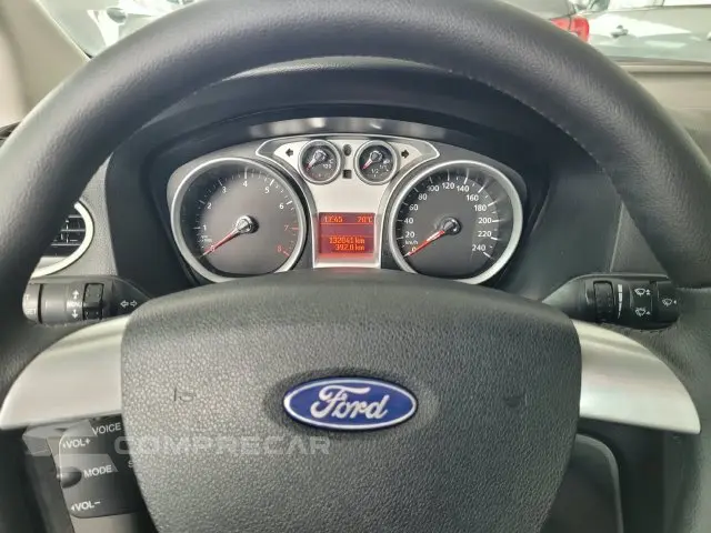 FOCUS HATCH - 2.0 GLX 16V 4P AUTOMÁTICO