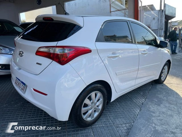 HB20 - 1.0 COMFORT PLUS 12V 4P MANUAL