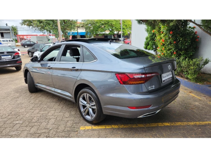 JETTA 1.4 250 TSI TOTAL FLEX R-LINE TIPTRONIC