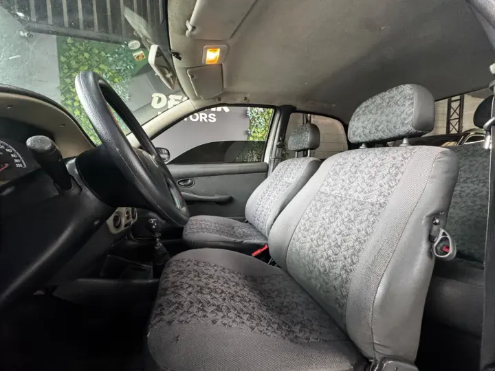 Palio ELX 1.0 Fire/30 Anos F. Flex 8V 4p