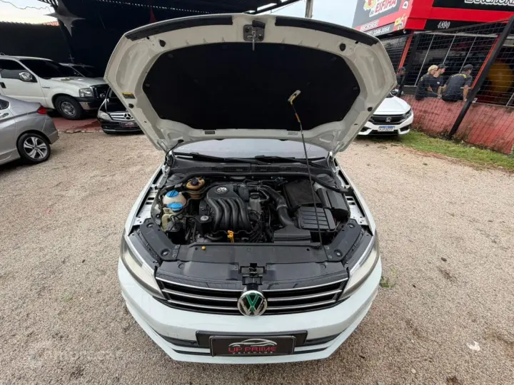 Jetta 2.0 4P CONFORTLINE TIPTRONIC AUTOMÁTICO