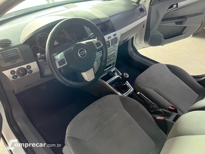 VECTRA 2.0 MPFI Elegance 8V