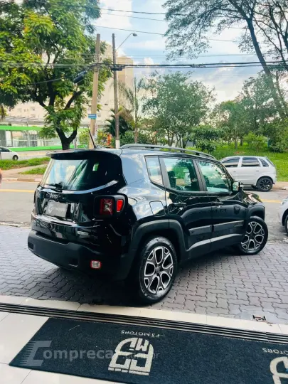 Renegade Longitude 1.8 4x2 Flex 16V Aut.