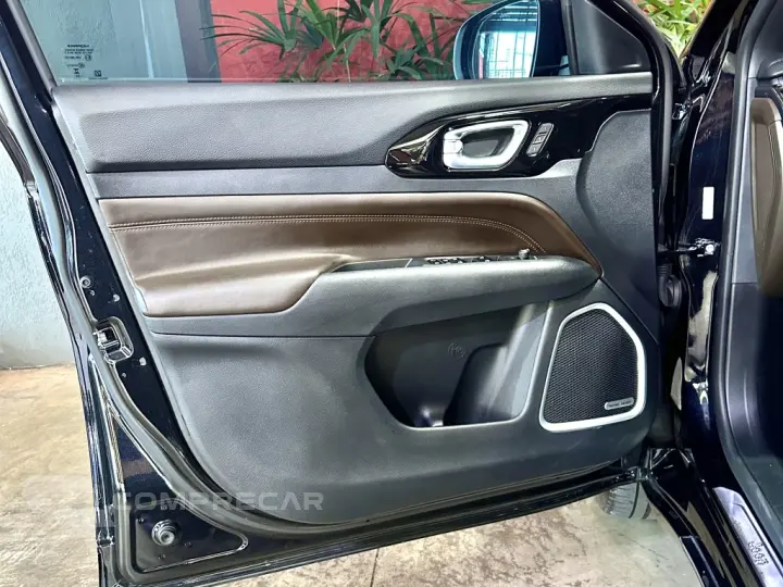 COMMANDER 1.3 T270 TURBO FLEX OVERLAND AT6