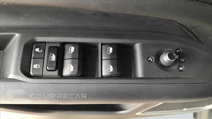 COMMANDER 1.3 T270 TURBO FLEX LIMITED AT6