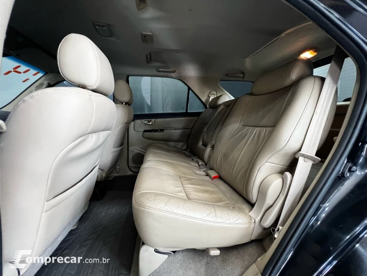 Hilux SW4 3.0 TDI 4x4 SRV 5L