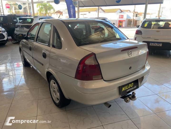 CORSA 1.8 MPFI Maxx Sedan 8V