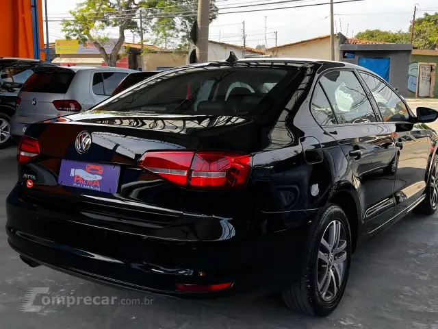 JETTA - 2.0 COMFORTLINE 4P TIPTRONIC