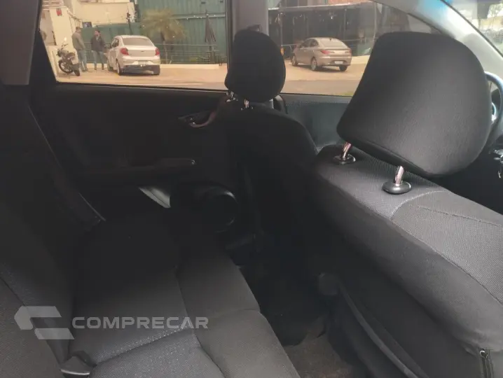 Fit 1.4 16V 4P LX FLEX