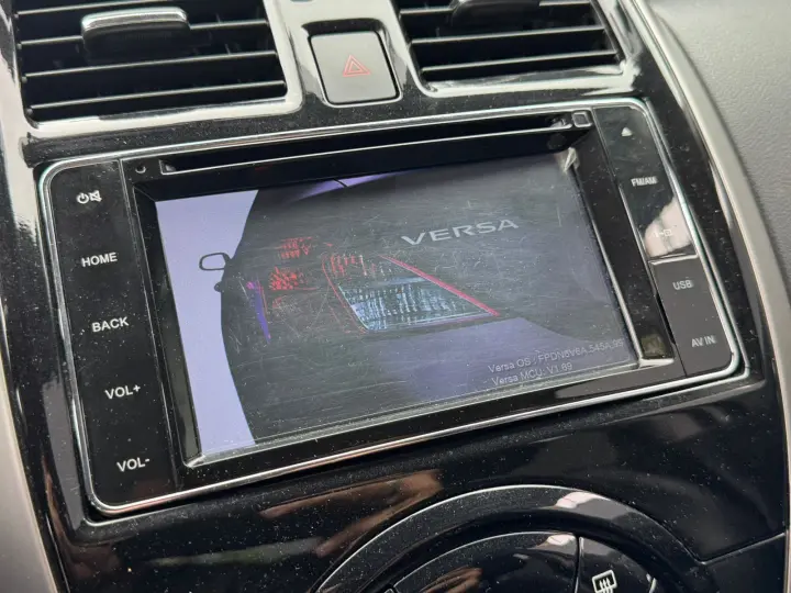 VERSA 1.6 16V Unique