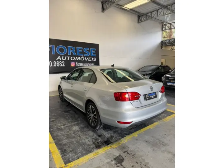 JETTA 2.0 TSI HIGHLINE 211CV GASOLINA 4P TIPTRONIC