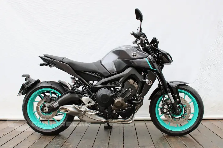 YAMAHA MT-09