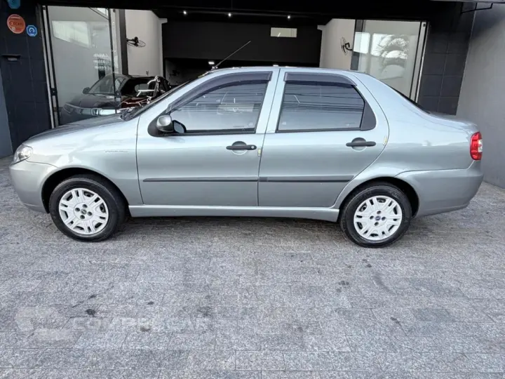 SIENA 1.0 MPI FIRE CELEBRATION 8V FLEX 4P MANUAL