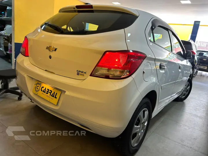 ONIX HATCH LS 1.0 8V FlexPower 5p Mec.