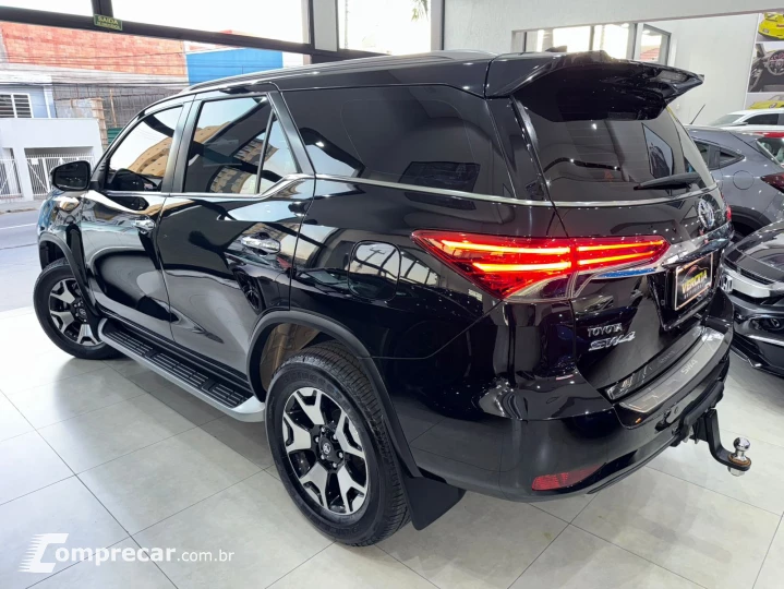 HILUX SW4 2.8 D-4d Turbo Diamond 7L
