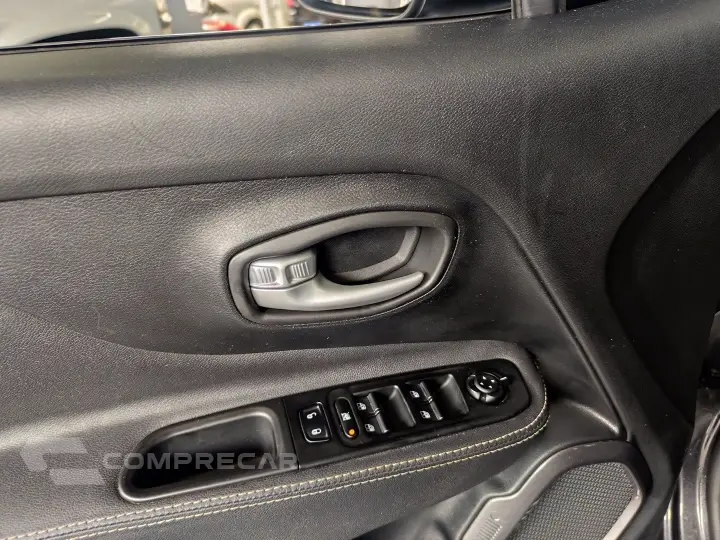 RENEGADE 1.3 T270 TURBO FLEX AT6