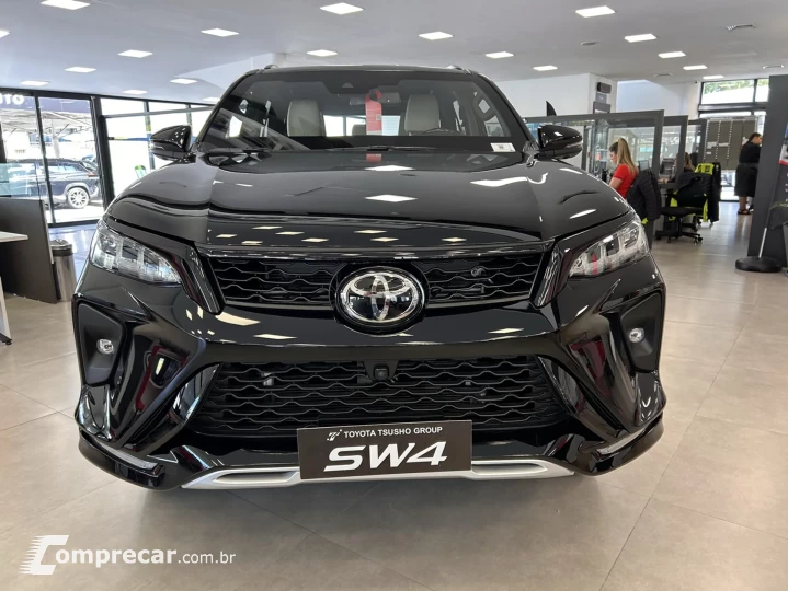 HILUX SW4 2.8 D-4D TURBO DIESEL DIAMOND 7L 4X4 AUTOMÁTICO