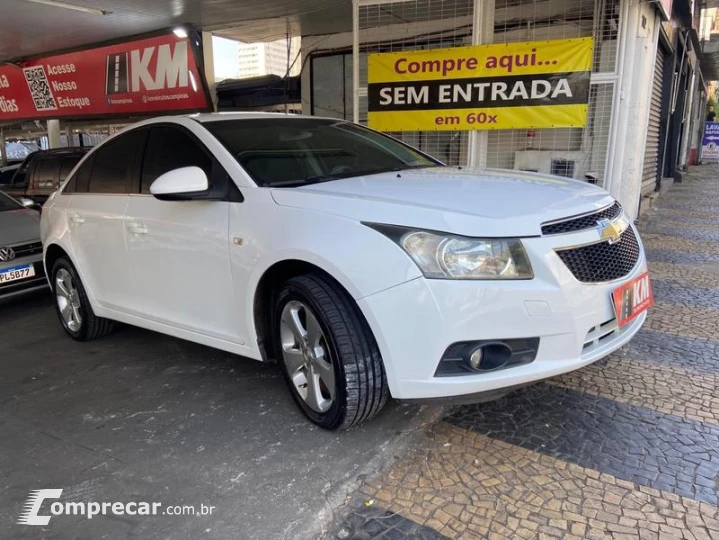CRUZE SEDAN LT