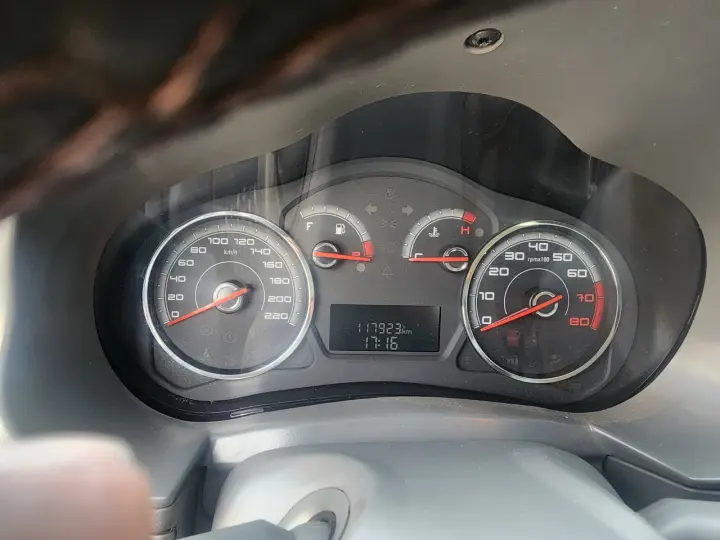 GRAND SIENA 1.6 MPI Essence 16V